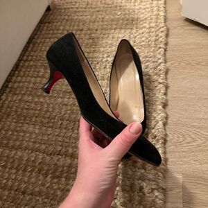 Classic louboutin kitten heels, black suede